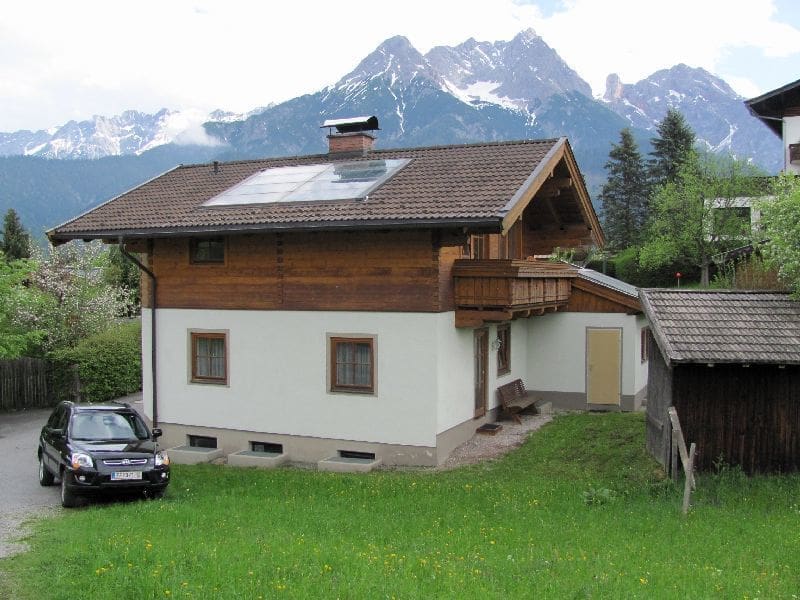 Wonderful one-family house in quiet area in Saalfelden, Single family home in 5760 Saalfelden am Steinernen Meer